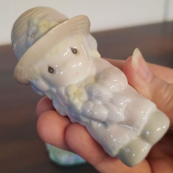 Vtg Enesco Precious Moments "Seasoned With a Smile" Salt & Pepper Shakers 1997 - Picture 6 of 9